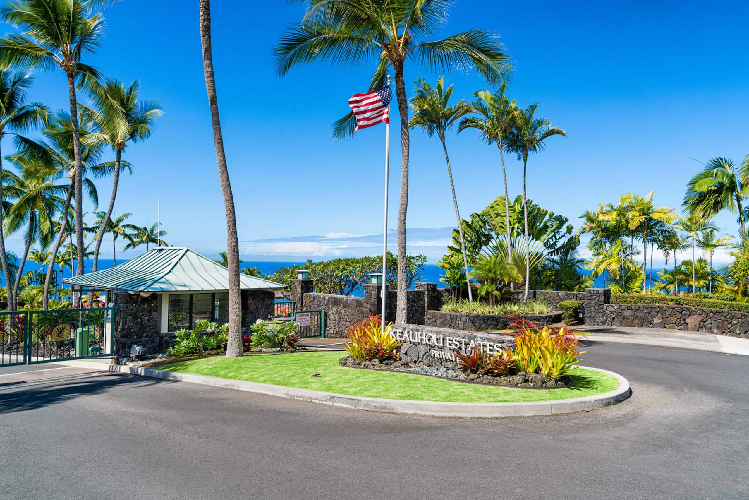 Home in Kailua-Kona · ★4.87 · 3 bedrooms · 8 beds · 3.5 baths - Image 54