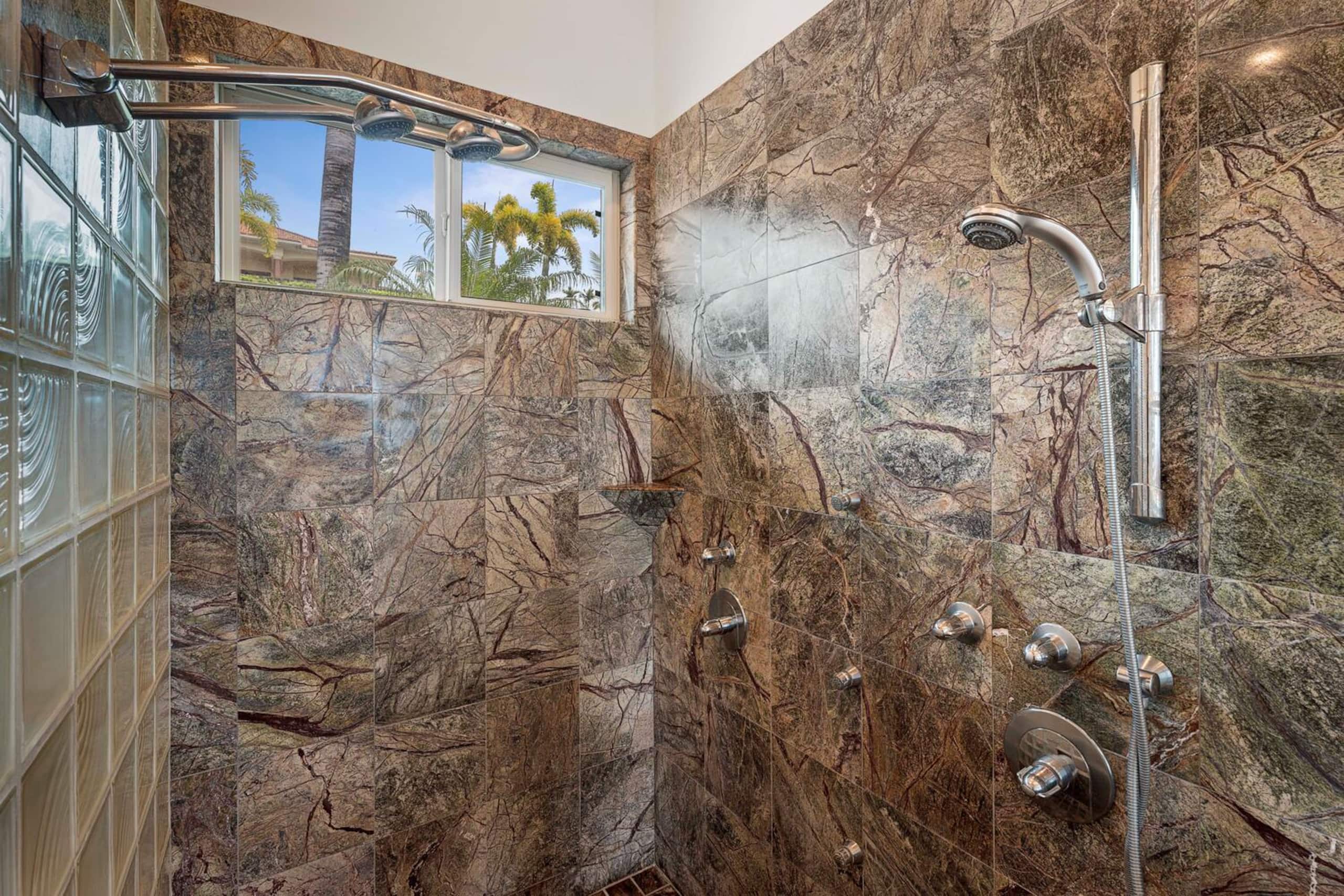 Home in Kailua-Kona · ★4.87 · 3 bedrooms · 8 beds · 3.5 baths - Image 31