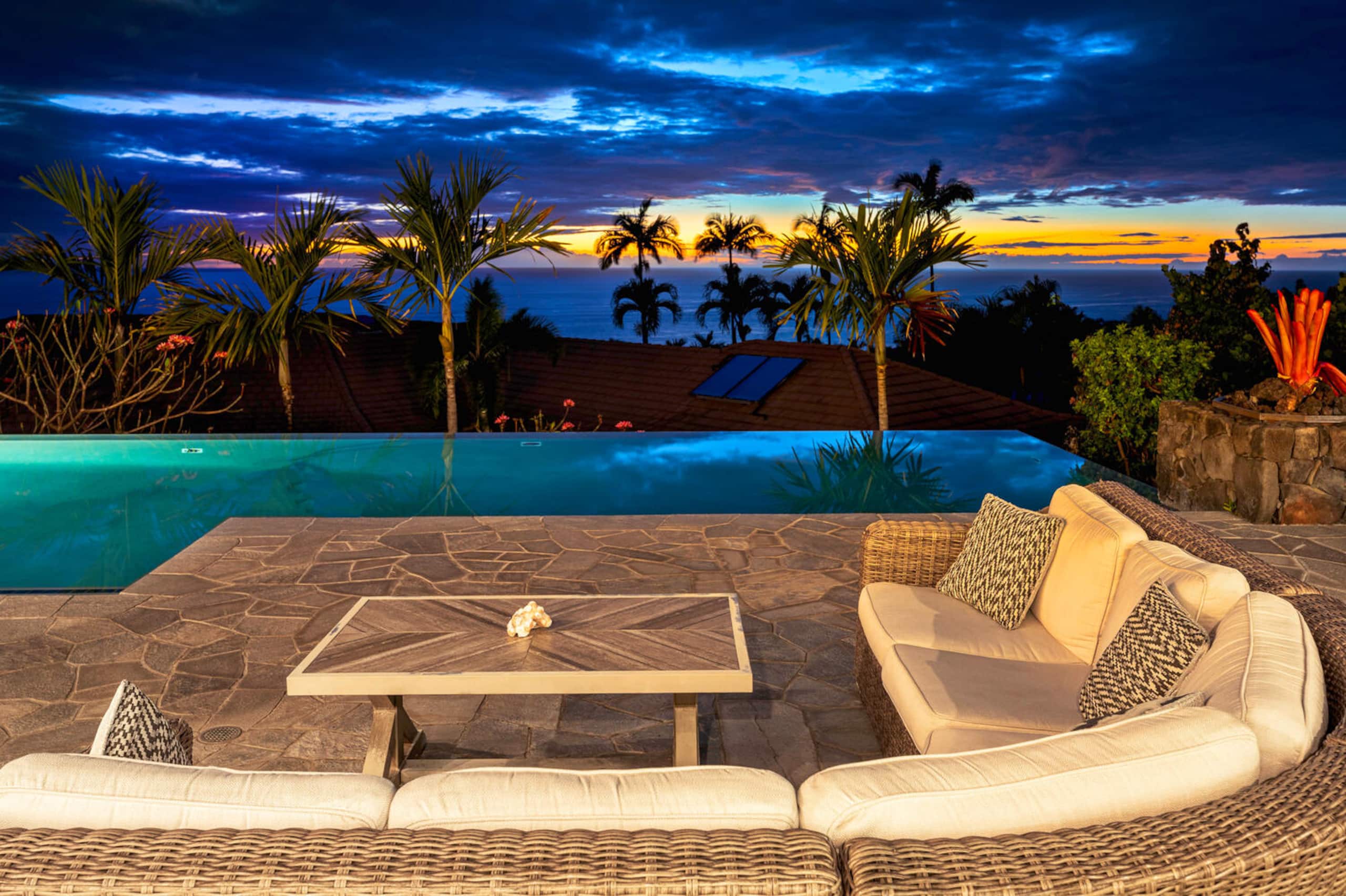 Home in Kailua-Kona · ★4.87 · 3 bedrooms · 8 beds · 3.5 baths - Image 47