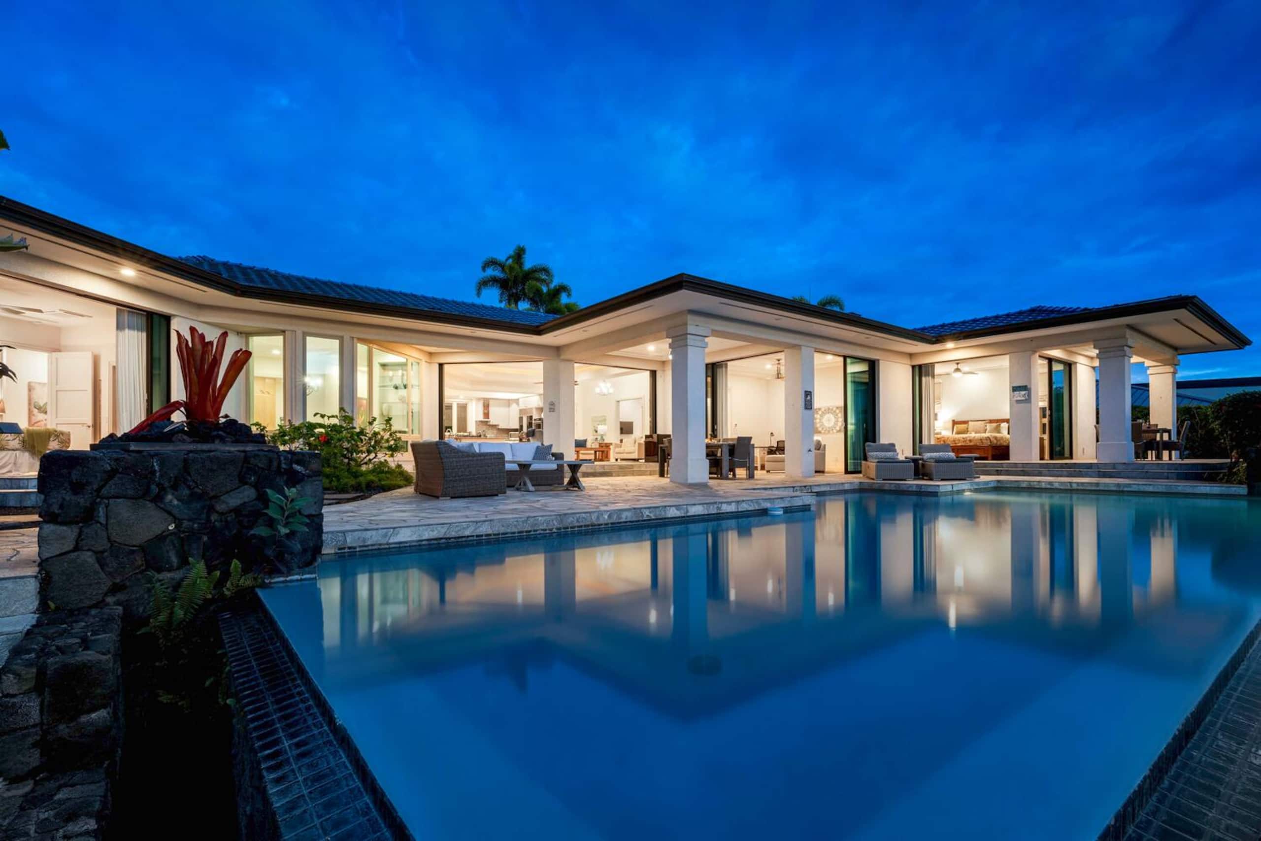 Home in Kailua-Kona · ★4.87 · 3 bedrooms · 8 beds · 3.5 baths - Image 49