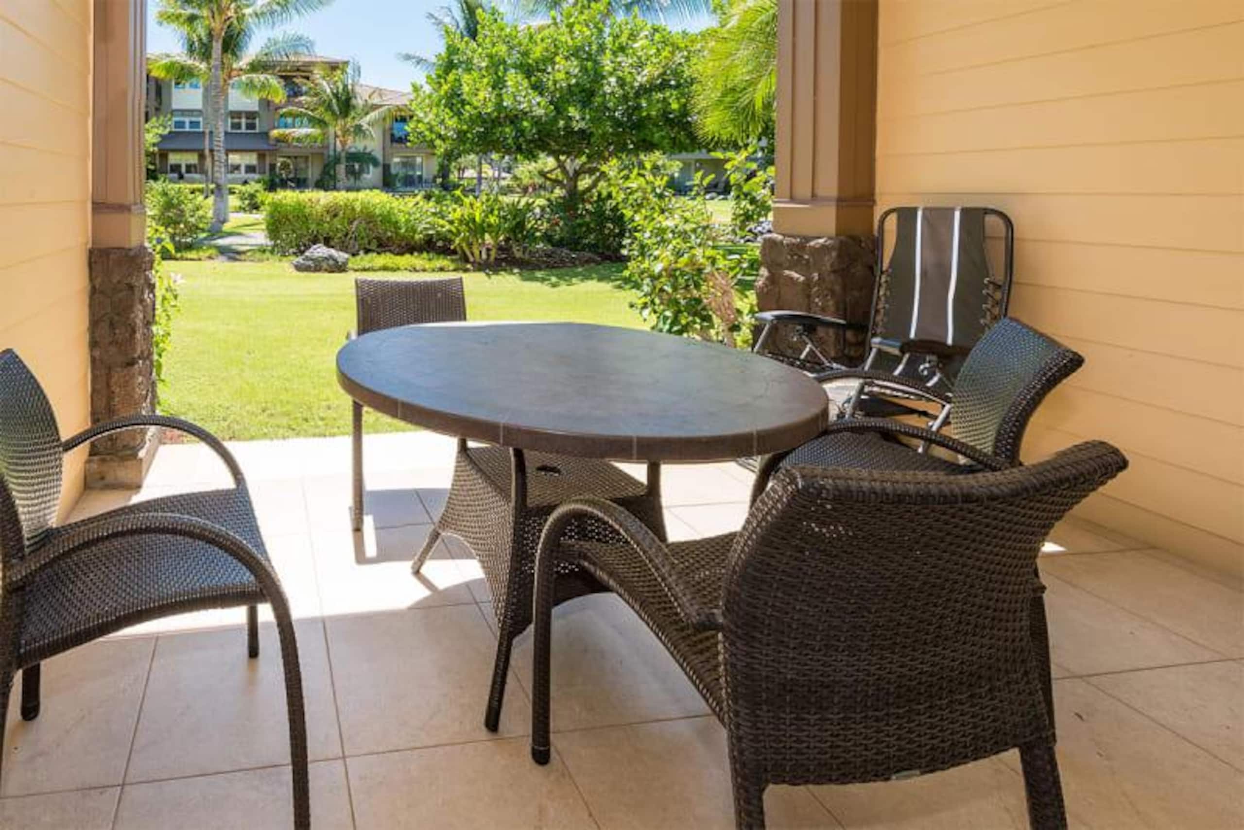 Island condo w/ pool & garden lanai - Photo 14