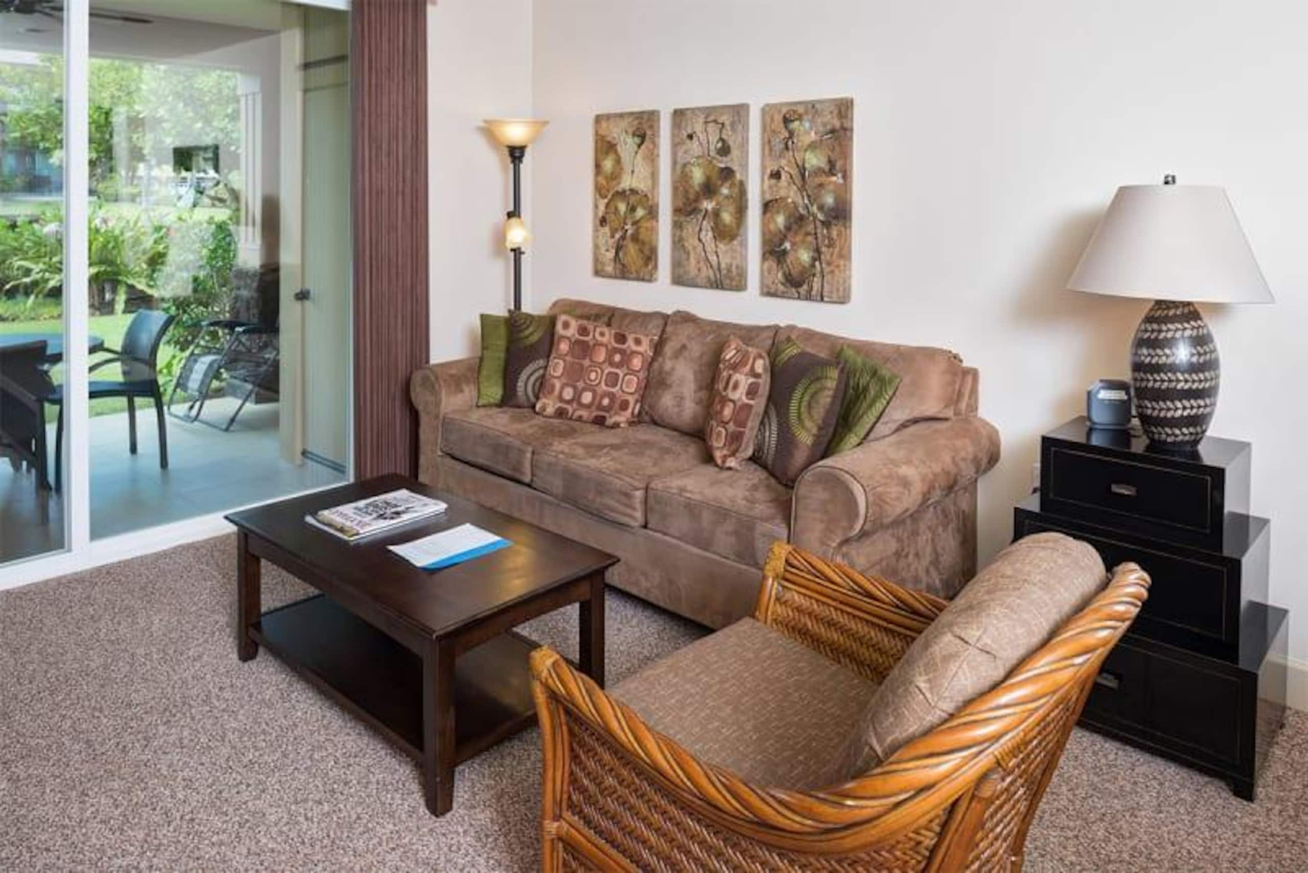Island condo w/ pool & garden lanai - Photo 2