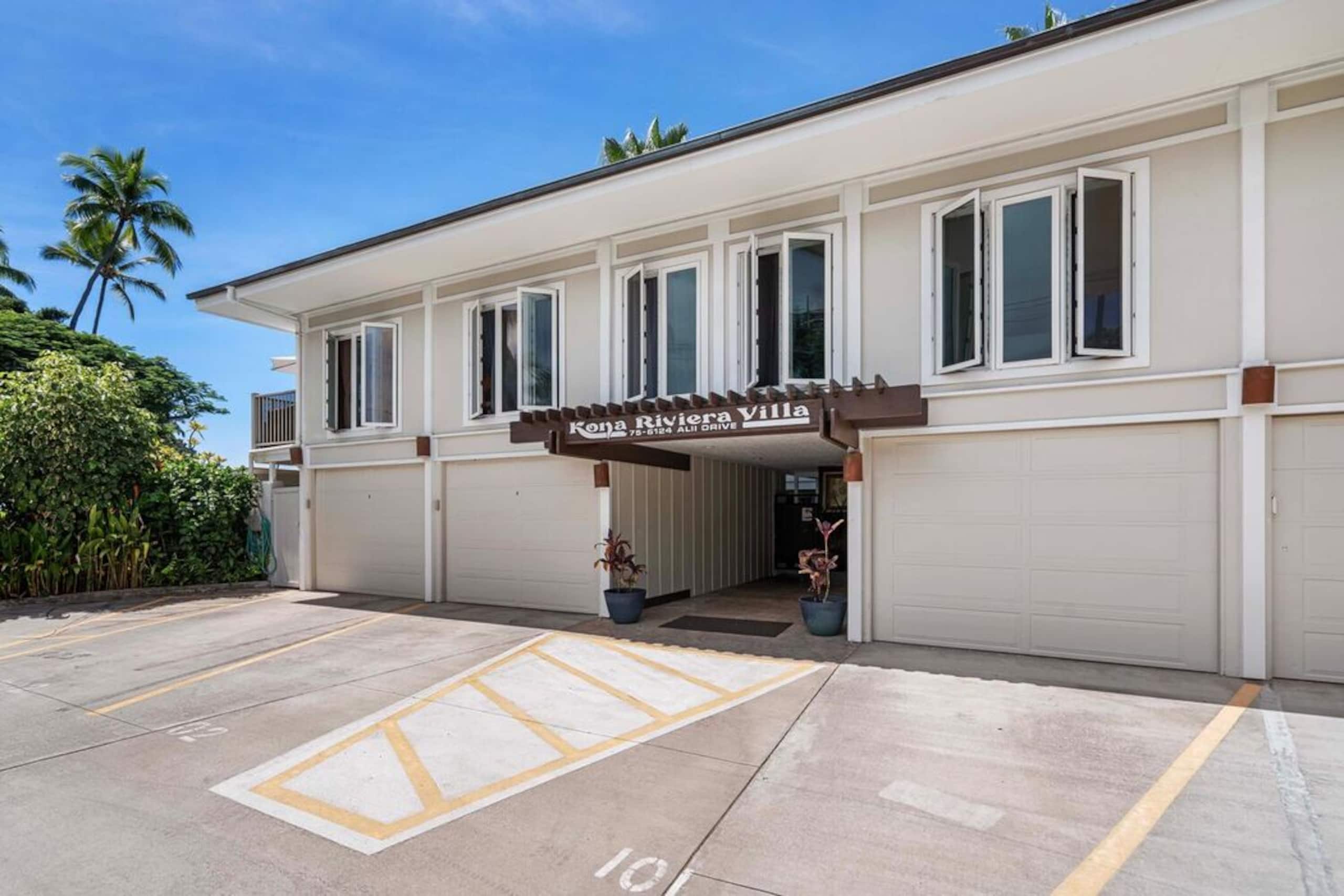Condo in Kailua-Kona · ★4.8 · 1 bedroom · 1 bed · 1 bath - Image 22