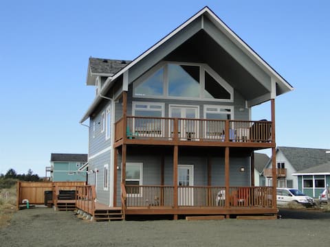 Agate Beach`s Amazing View House