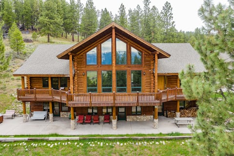 Luxury Log Cabin Near Cascade Lake, 80 Acres, RVs