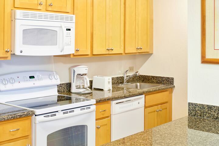 2OV-3 Aston Kaanapali Shores Ocean View 2 Bedroom gallery image 5