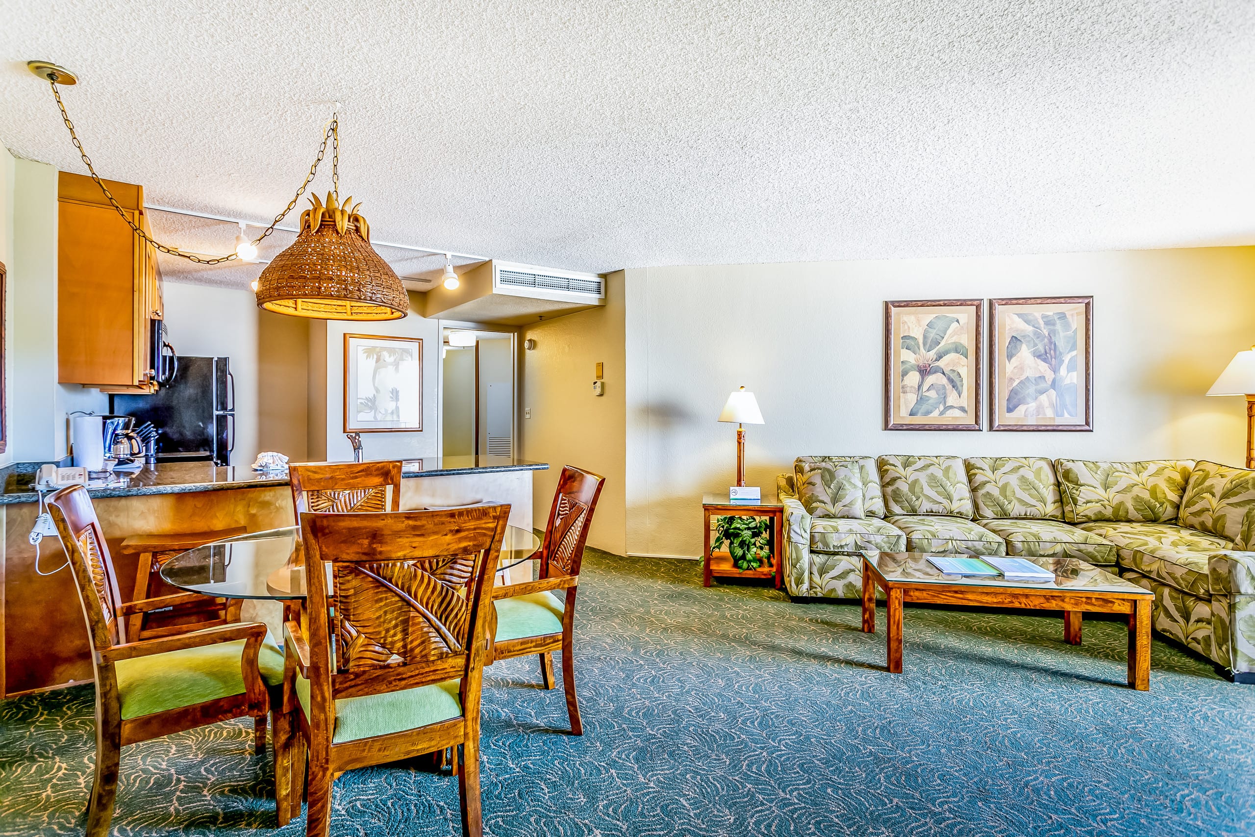 Condo in Lahaina · ★4.71 · 1 bedroom · 2 beds · 1 shared bath - Image 5