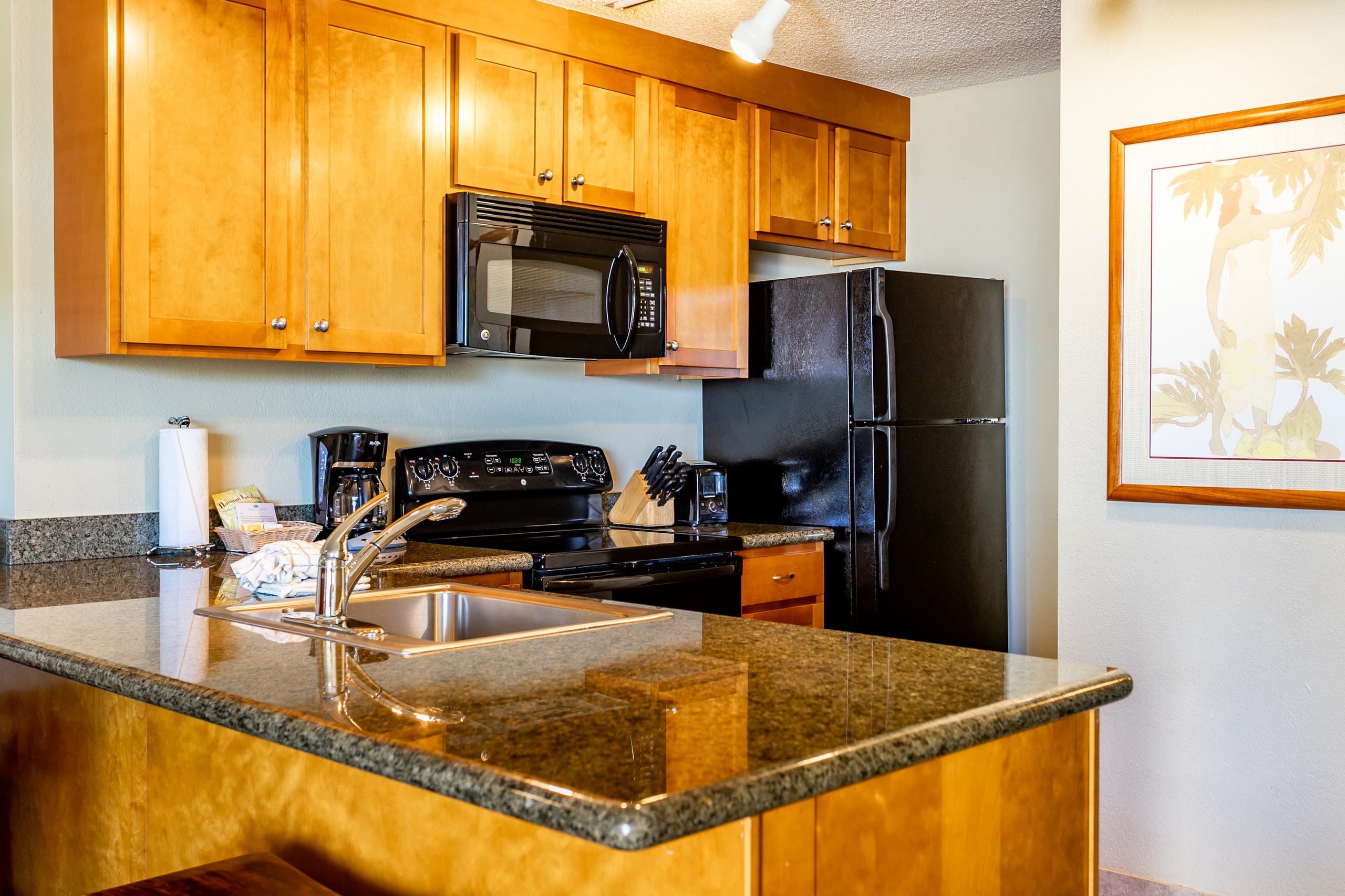 Condo in Lahaina · ★4.71 · 1 bedroom · 2 beds · 1 shared bath - Image 4