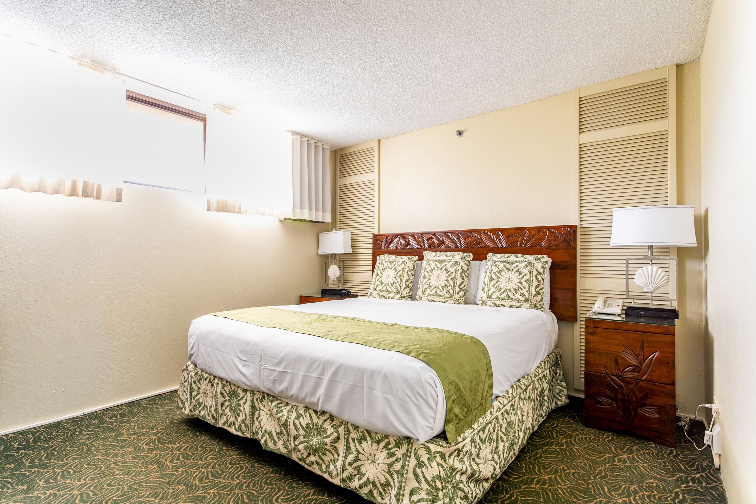 Condo in Lahaina · ★4.71 · 1 bedroom · 2 beds · 1 shared bath - Image 16