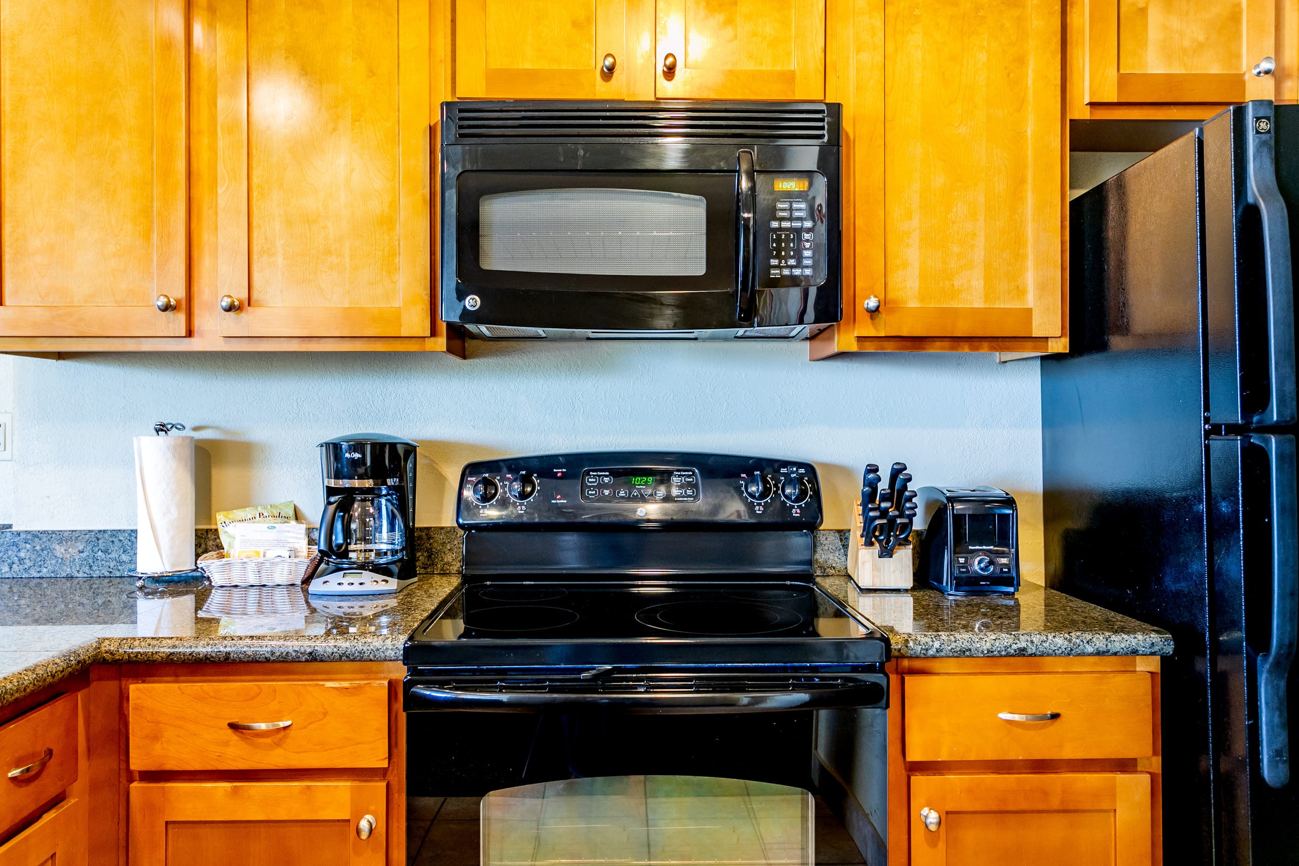 Condo in Lahaina · ★4.71 · 1 bedroom · 2 beds · 1 shared bath - Image 10