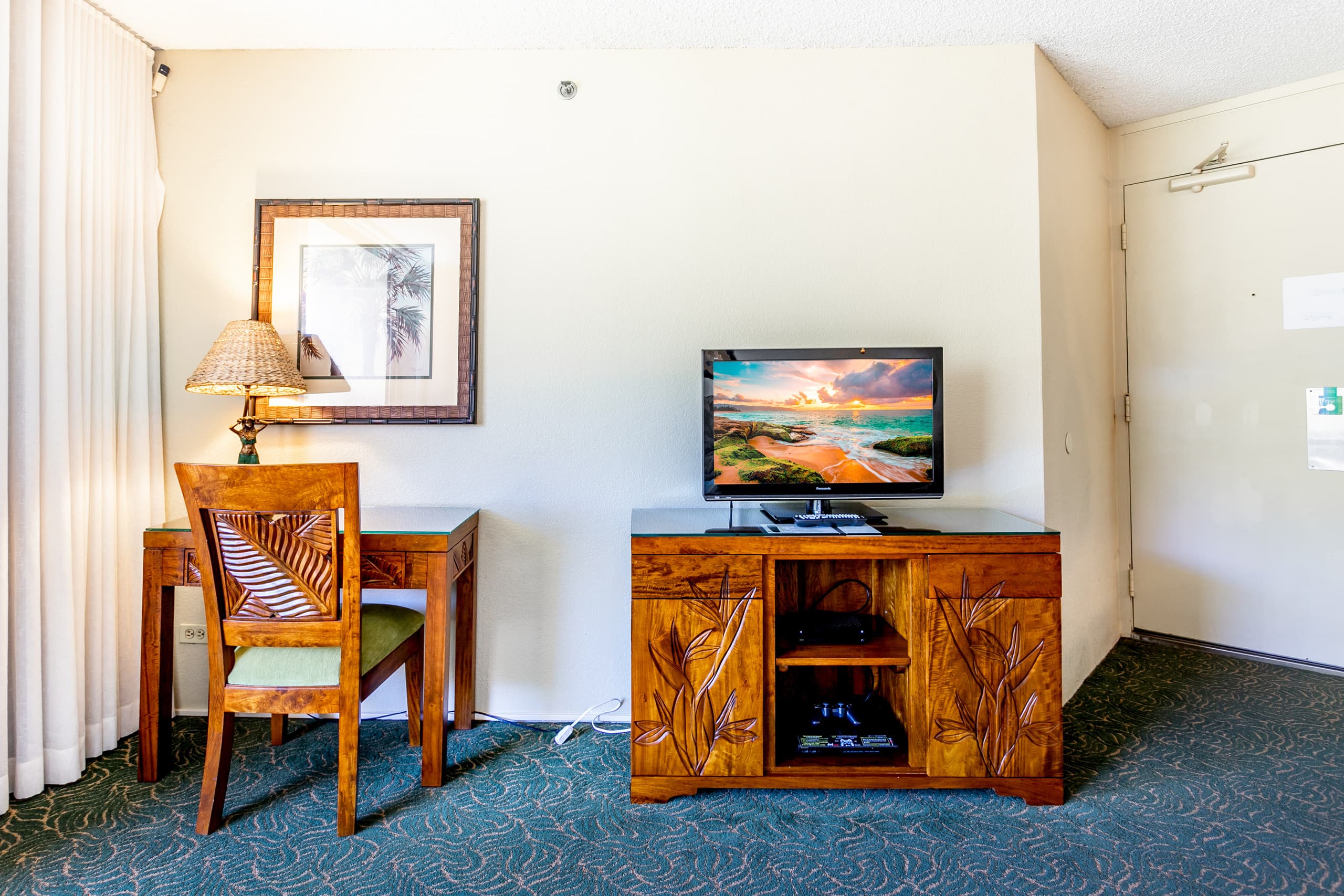Condo in Lahaina · ★4.71 · 1 bedroom · 2 beds · 1 shared bath - Image 7