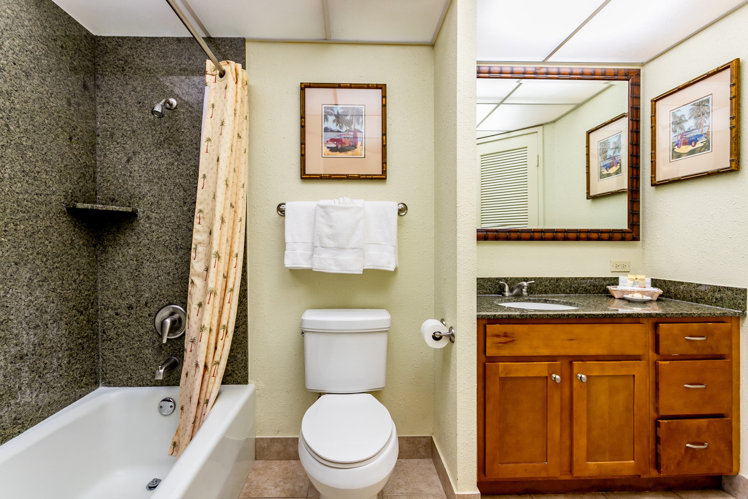 Condo in Lahaina · ★4.71 · 1 bedroom · 2 beds · 1 shared bath - Image 22