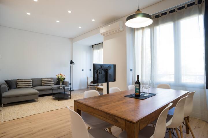 Cantabric Plaza, near La Zurriola Beach gallery image 3