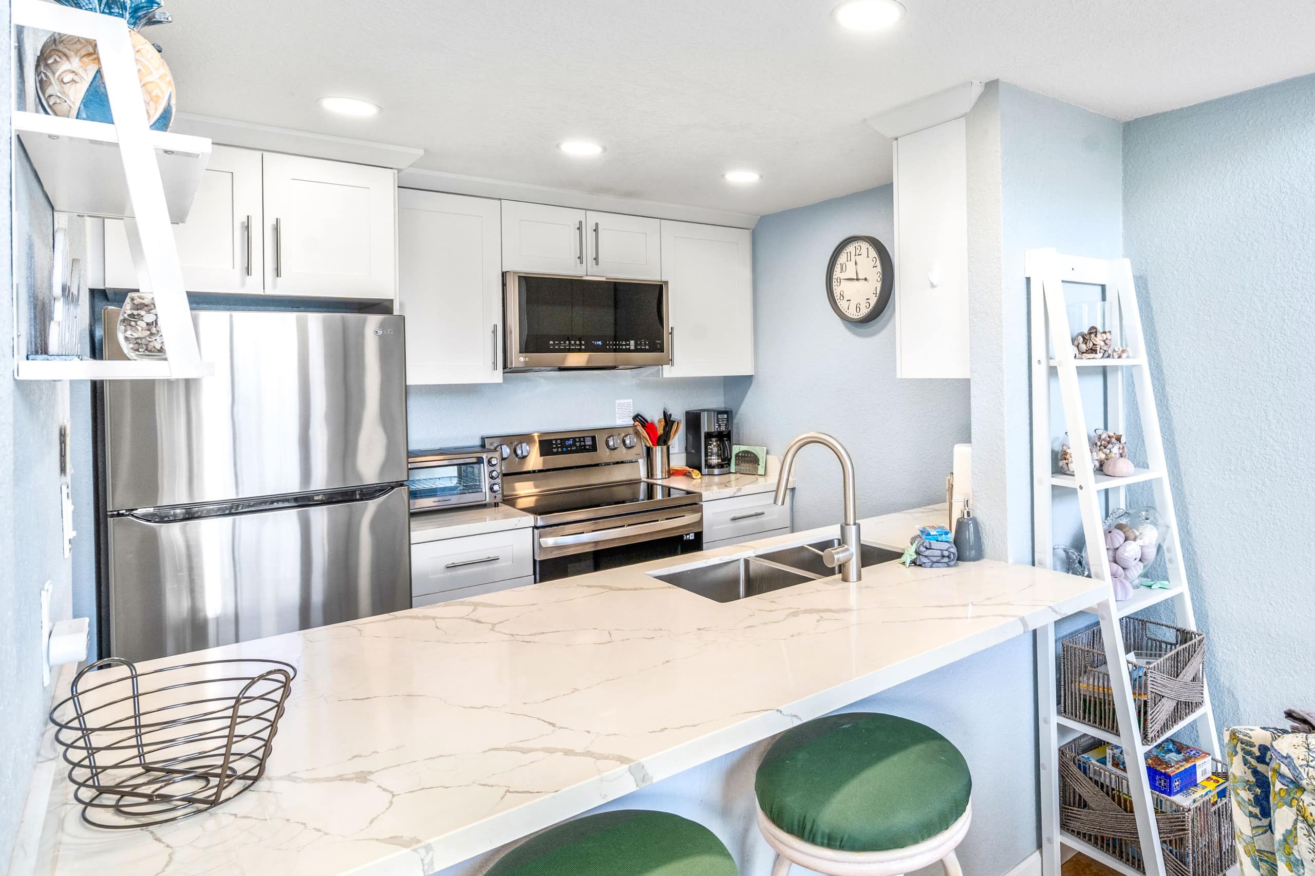 Condo in Kihei · ★4.83 · 2 bedrooms · 3 beds · 2 private baths - Image 10