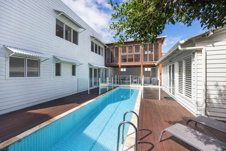 Sea Splash 75 Lorikeet Drive gallery image 2