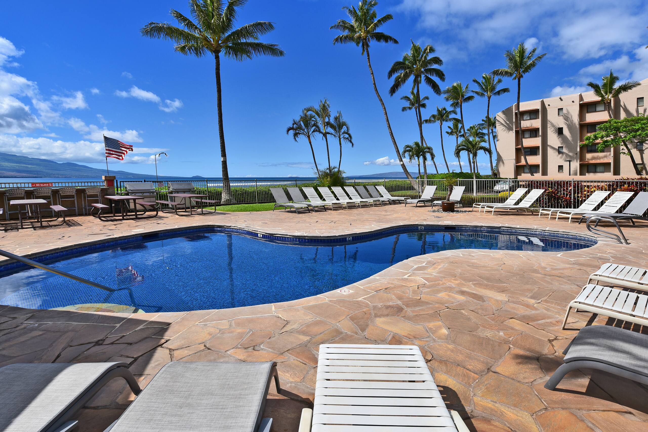 Condo in Wailuku · ★4.9 · 1 bedroom · 2 beds · 1 bath - Image 32