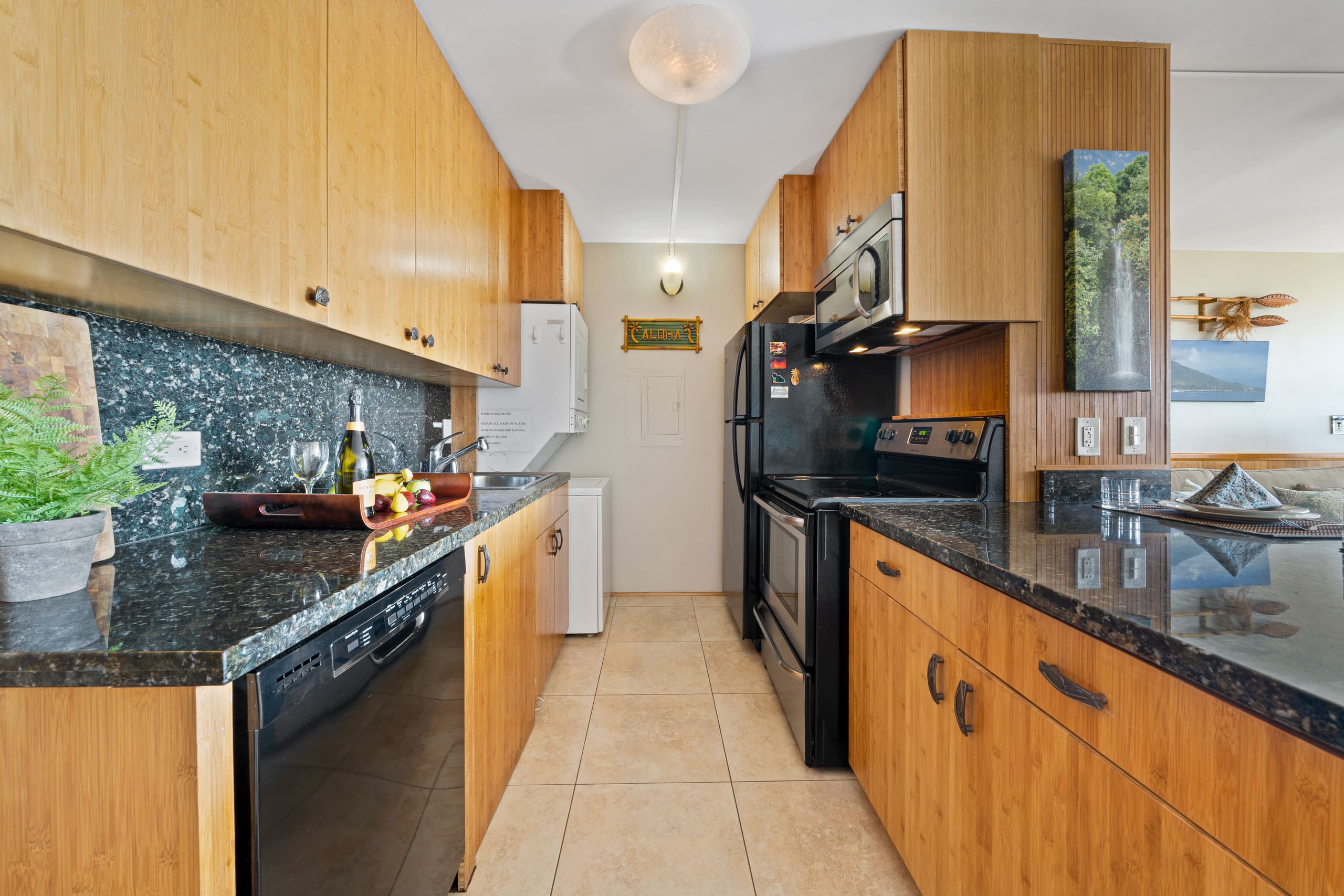 Condo in Wailuku · ★4.9 · 1 bedroom · 2 beds · 1 bath - Image 4