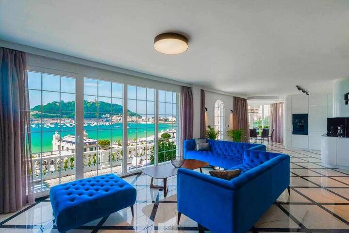 Crown of La Concha Beach by DonosRent gallery image 5