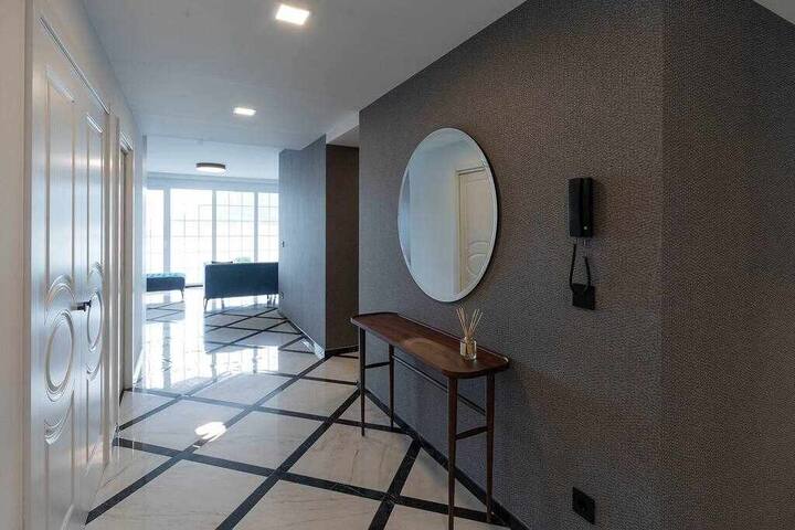 Crown of La Concha Beach by DonosRent gallery image 4