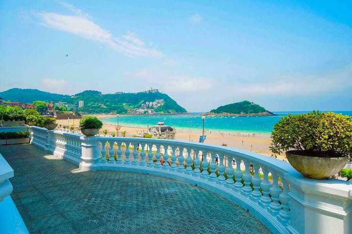 Crown of La Concha Beach by DonosRent gallery image 3