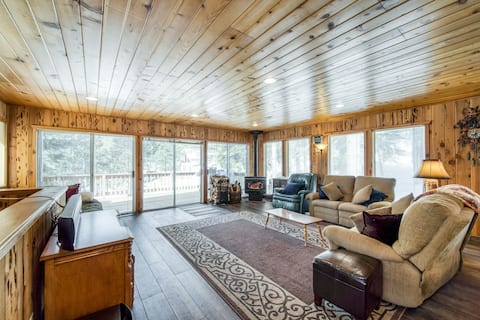 Rustic 3BR | Sauna | WoodStove | Deck | Firepit