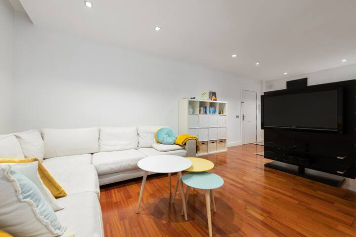 Spacious & Refurbished with Parking-3BD 2BT-Retiro gallery image 2