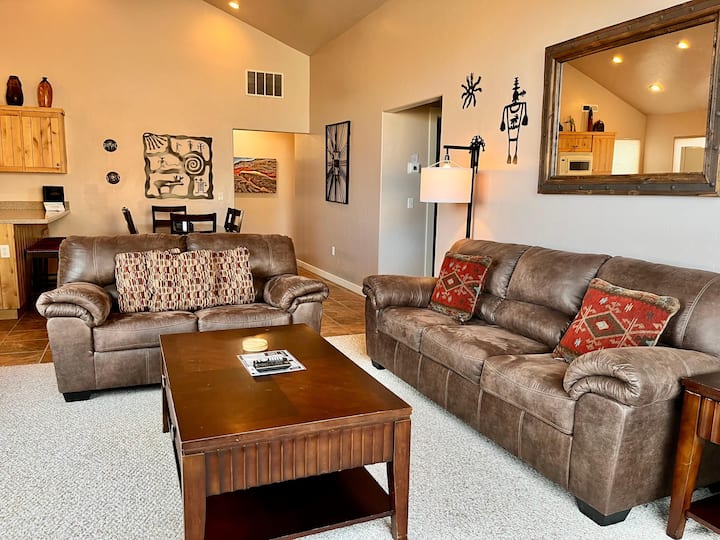 Single Level Living, 3 Slaapkamers, 2 Badkamers, Garage Voor 2 Wagens - Utah