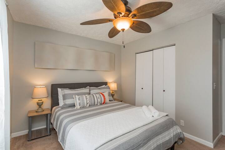 Charming 3br home 10 min to downtown! gallery image 5