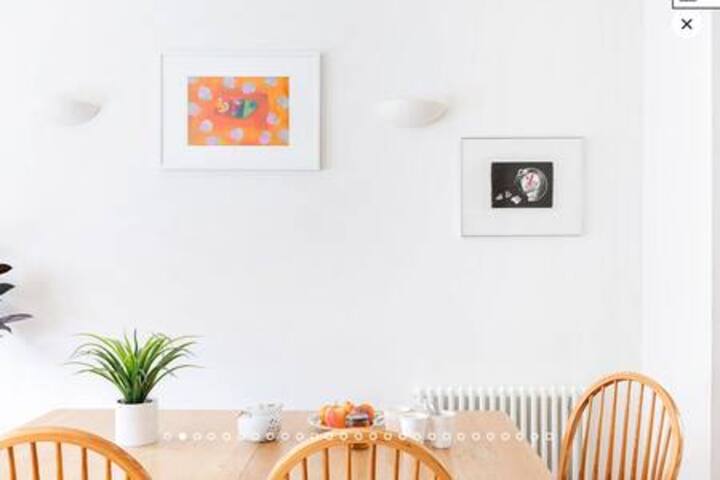 3bed House for an Authentic stay near river&metro gallery image 5