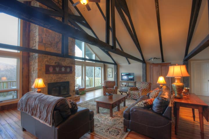 Historic Lodge With Modern Amenities - North Carolina