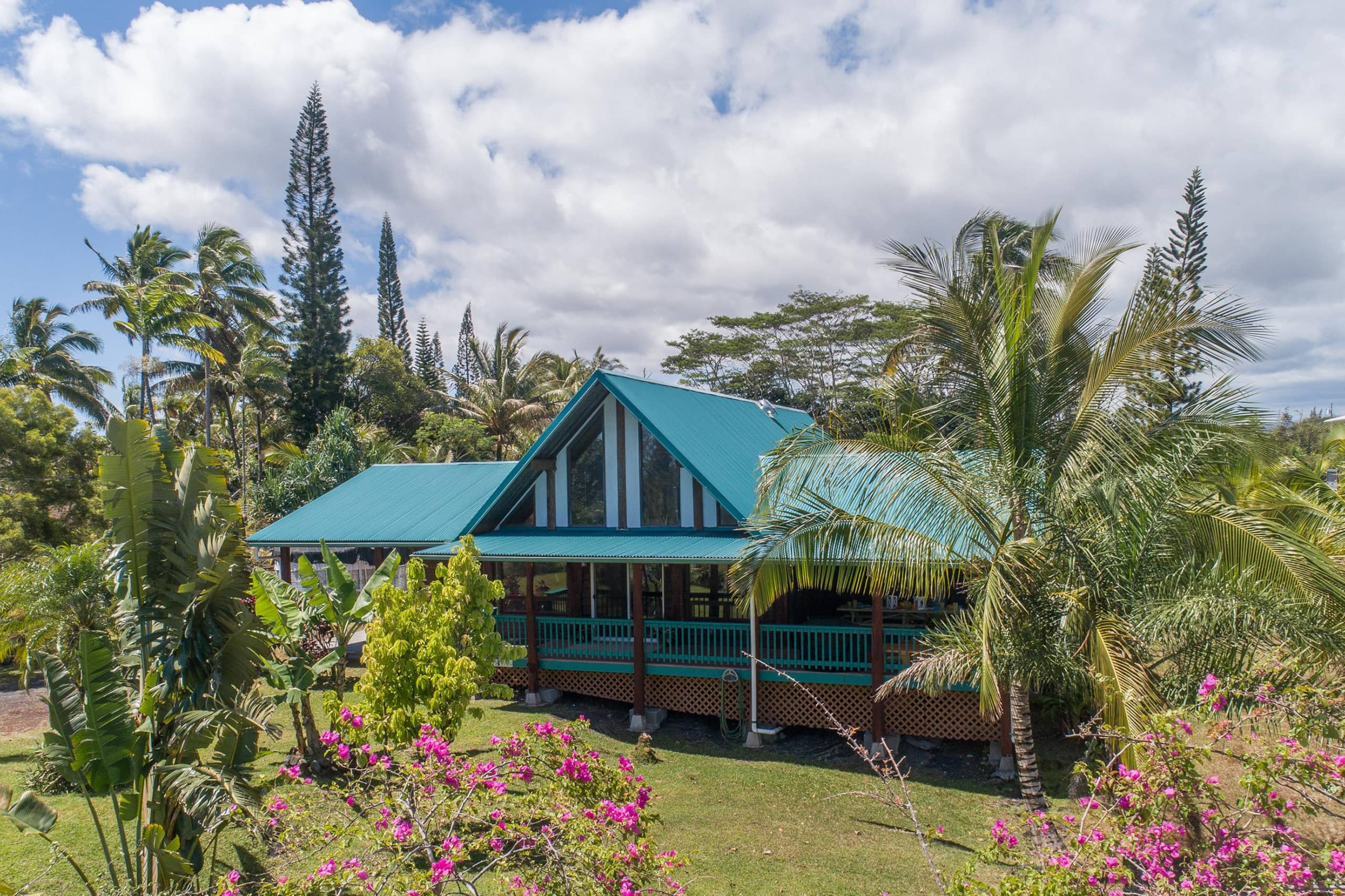 Home in Keaau · ★4.59 · 2 bedrooms · 4 beds · 2 shared baths - Image 8