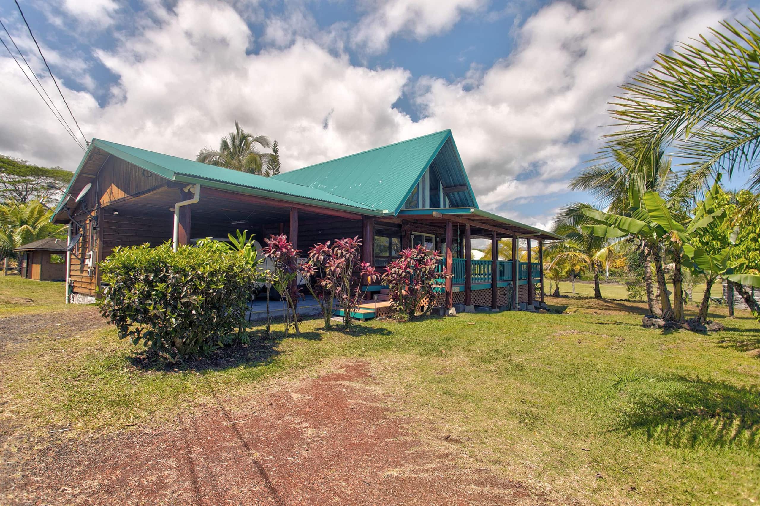 Home in Keaau · ★4.59 · 2 bedrooms · 4 beds · 2 shared baths - Image 28