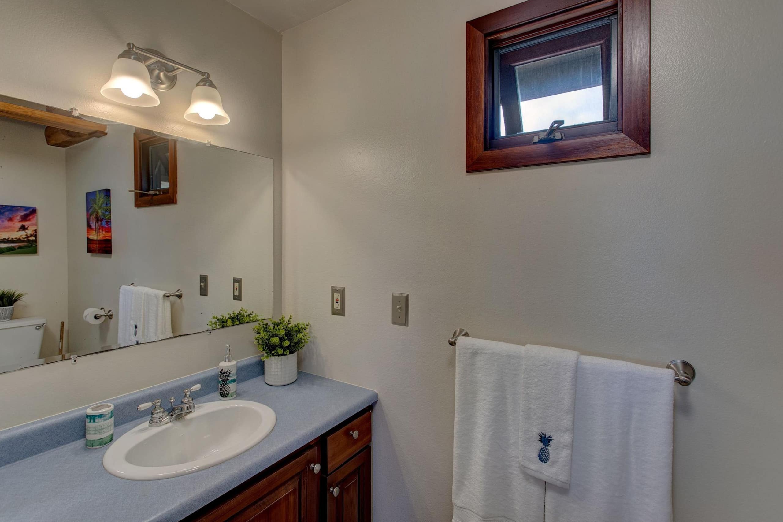 Home in Keaau · ★4.59 · 2 bedrooms · 4 beds · 2 shared baths - Image 19
