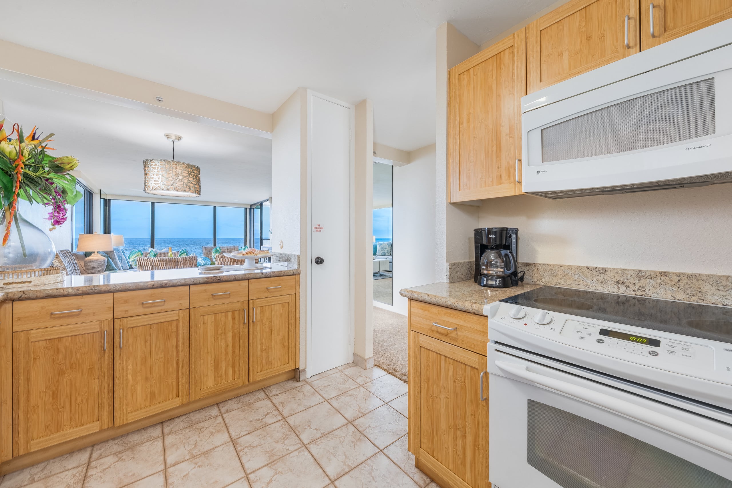 Condo in Lahaina · ★4.96 · 2 bedrooms · 4 beds · 2 baths - Image 8