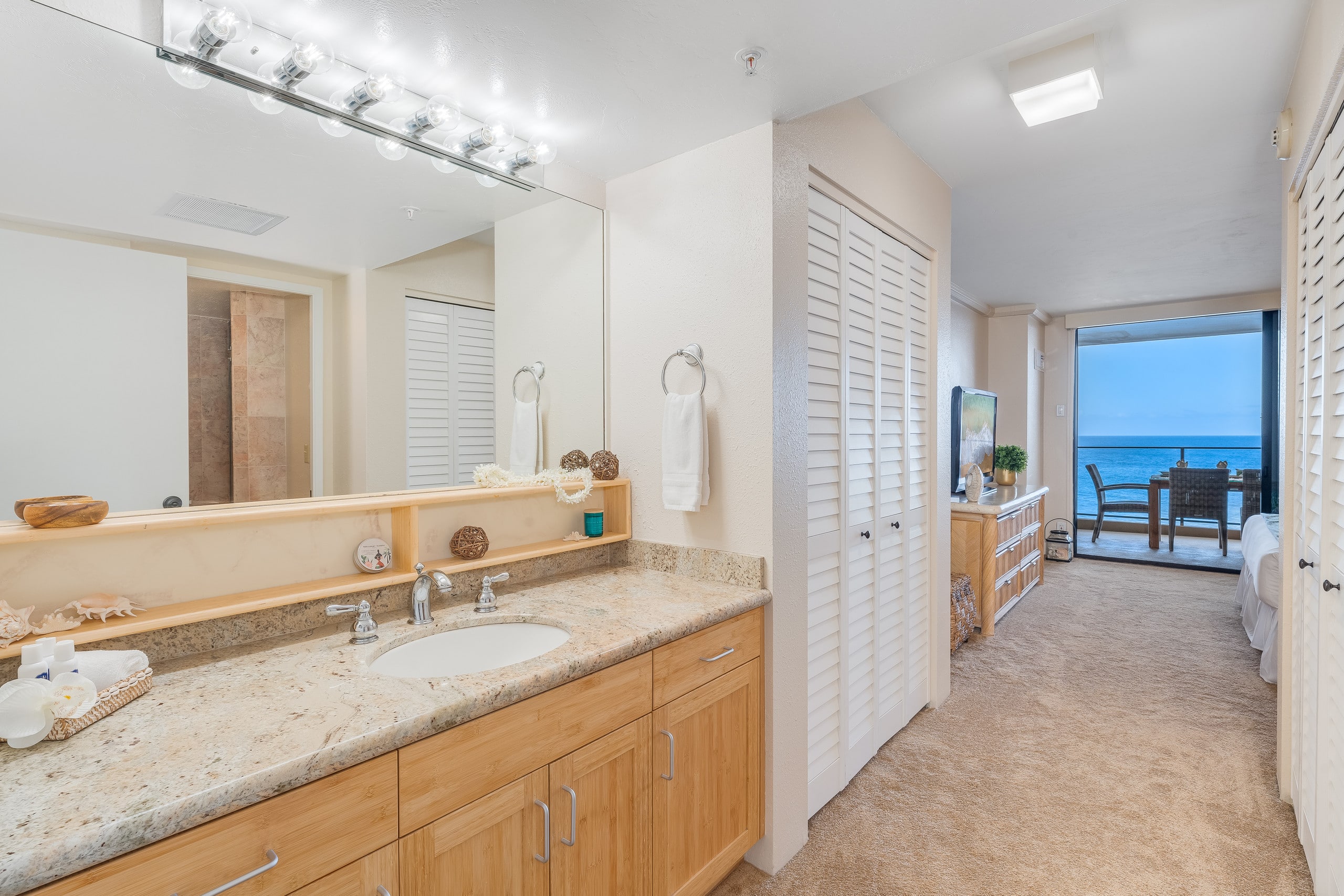 Condo in Lahaina · ★4.96 · 2 bedrooms · 4 beds · 2 baths - Image 21