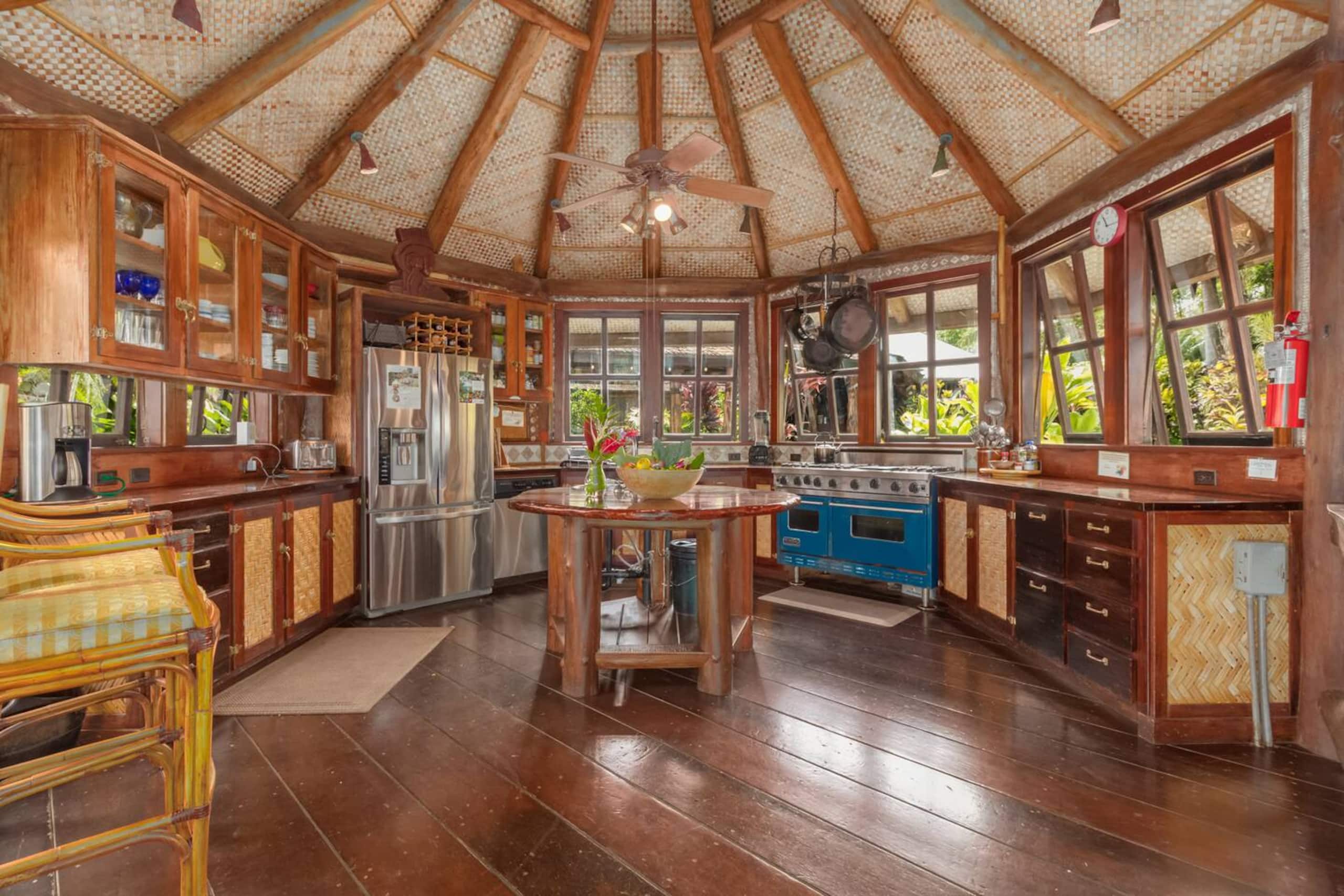 Cabin in Kapaau · ★4.93 · 1 bedroom · 1 bed · 1 shared bath - Image 3