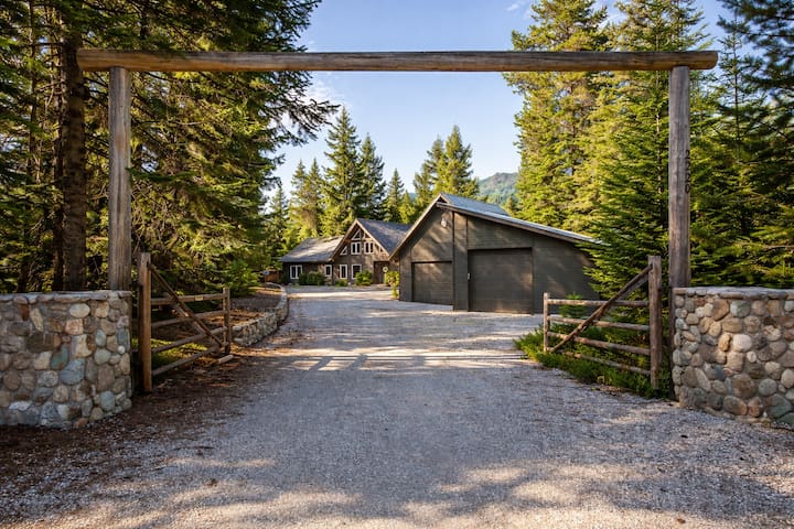 NW Comfy Cabins managed Airbnb listing 2