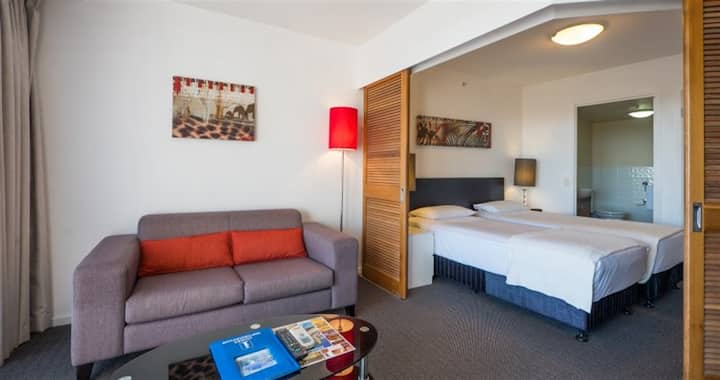 Savannah Studio Spa - Official Hotel - Broadbeach