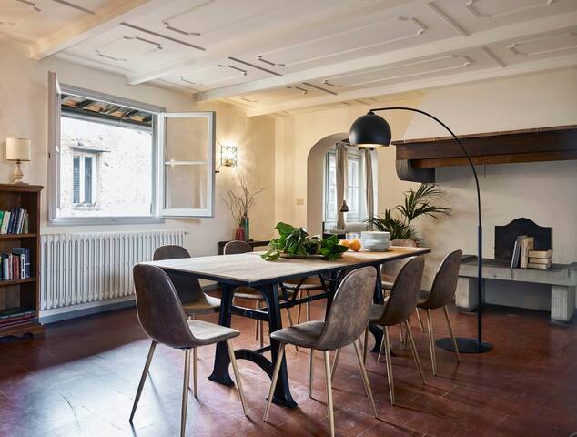 Historic 3BD Apt w Terrace View to Pitti Palace gallery image 5