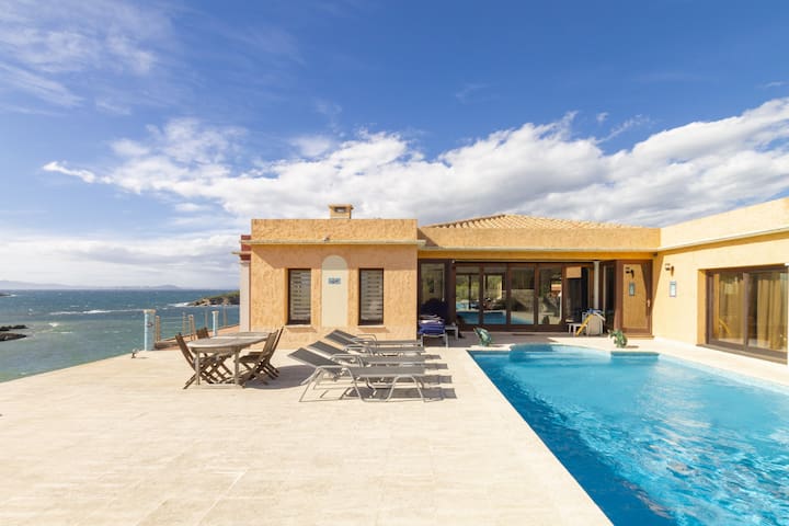 Entire home with 4 bedrooms in Hyeres - Villa Joseph (8p) with pool at French Riviera