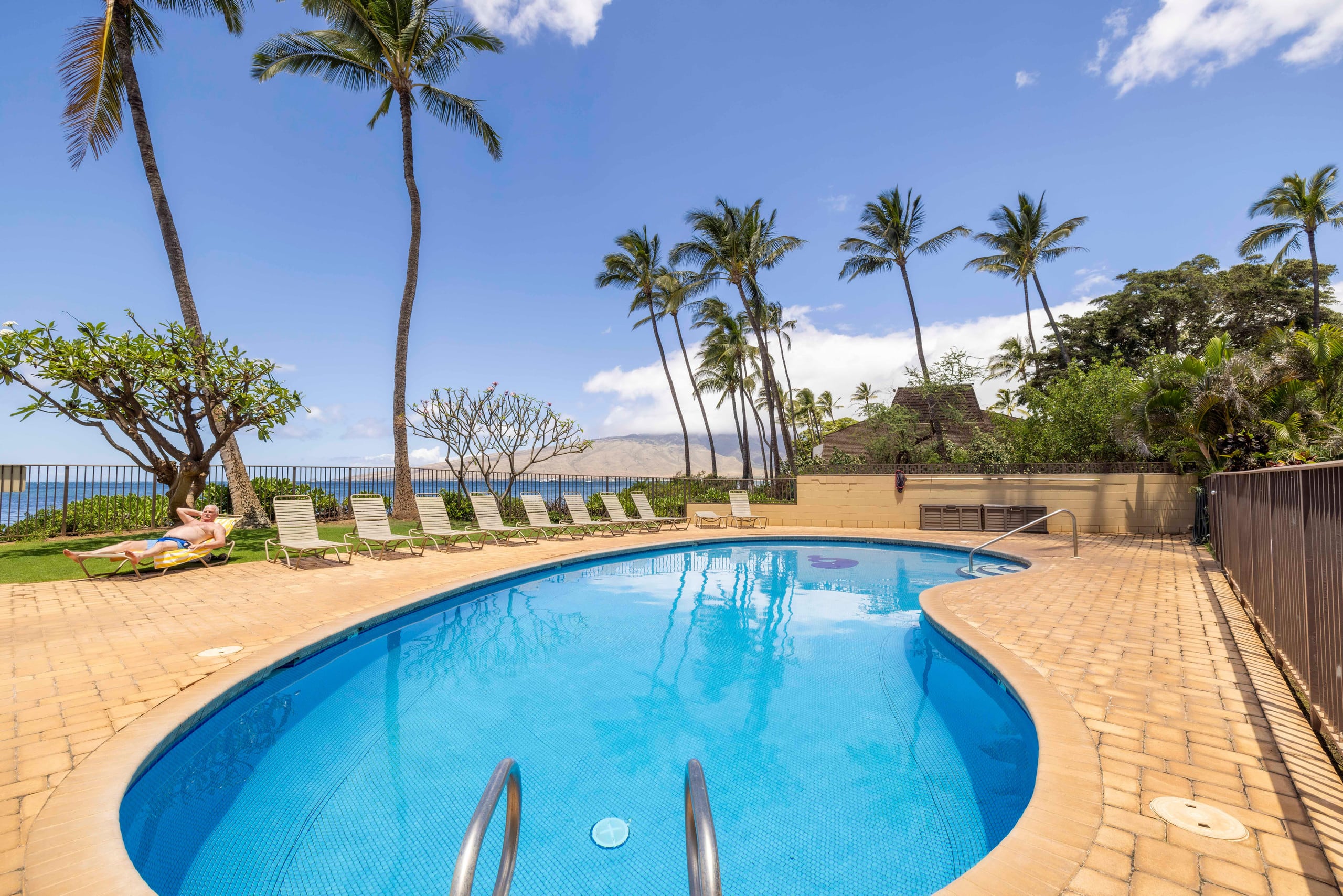 Oceanfront Kihei Beach 410-Gorgeous View - Image 14