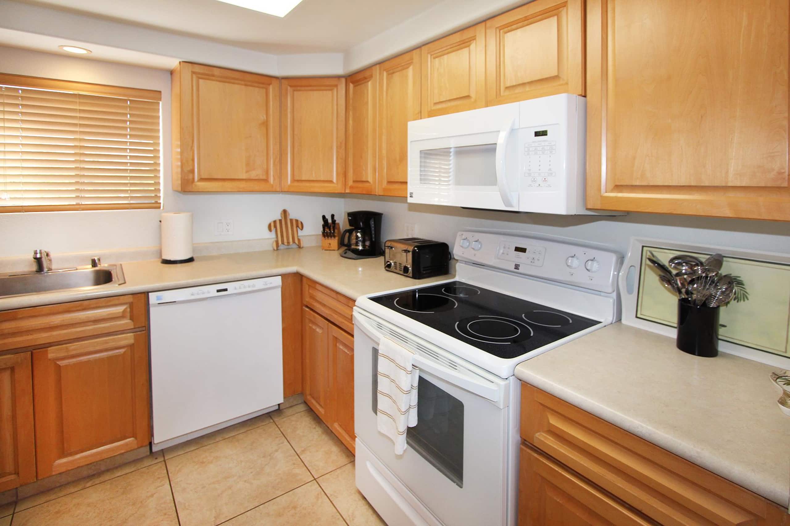 Oceanfront Kihei Beach 410-Gorgeous View - Image 5