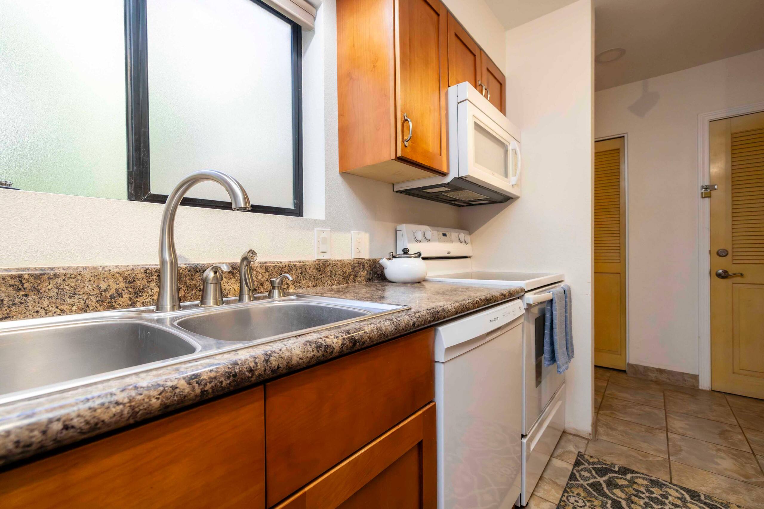 Gardenview Hono Kai B16 Quiet 1Bdrm Beachfront - Image 24