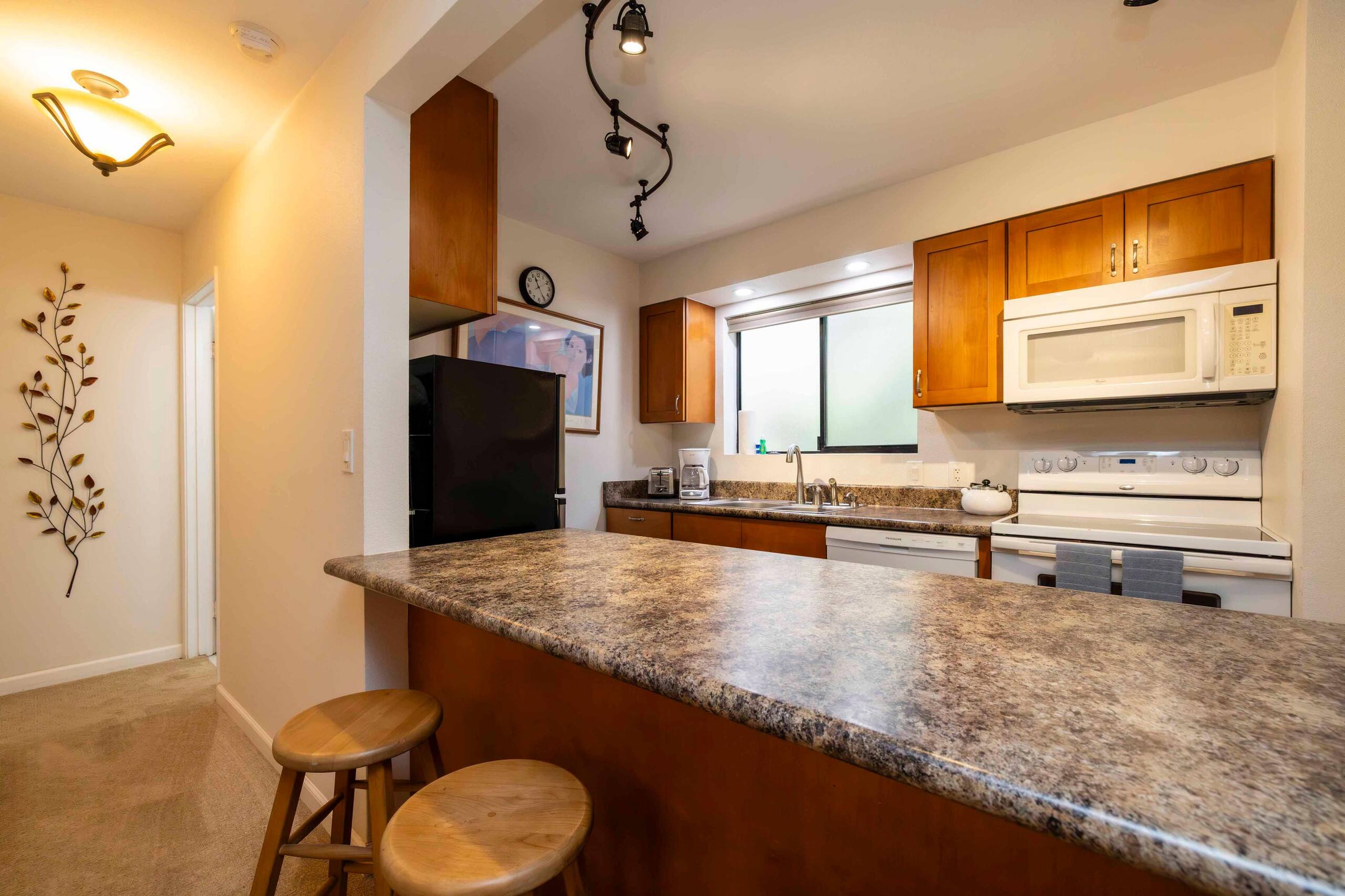 Gardenview Hono Kai B16 Quiet 1Bdrm Beachfront - Image 19