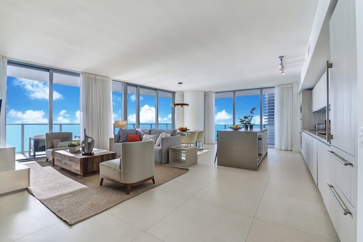 Modern 3 BDR Ocean Front at 4111 S. Ocean gallery image 3
