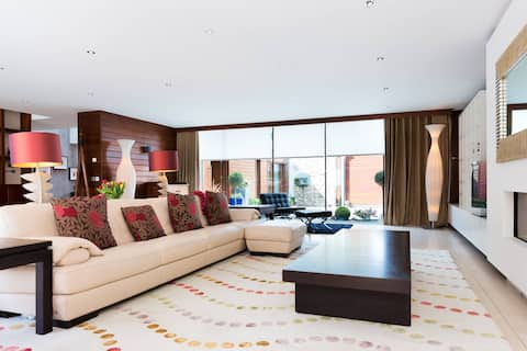 Modern Elegance, steps from the Aviva, with Games