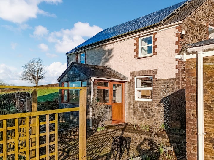 2 Bedroom Accommodation In Carthamartha, Near Launceston - Devon