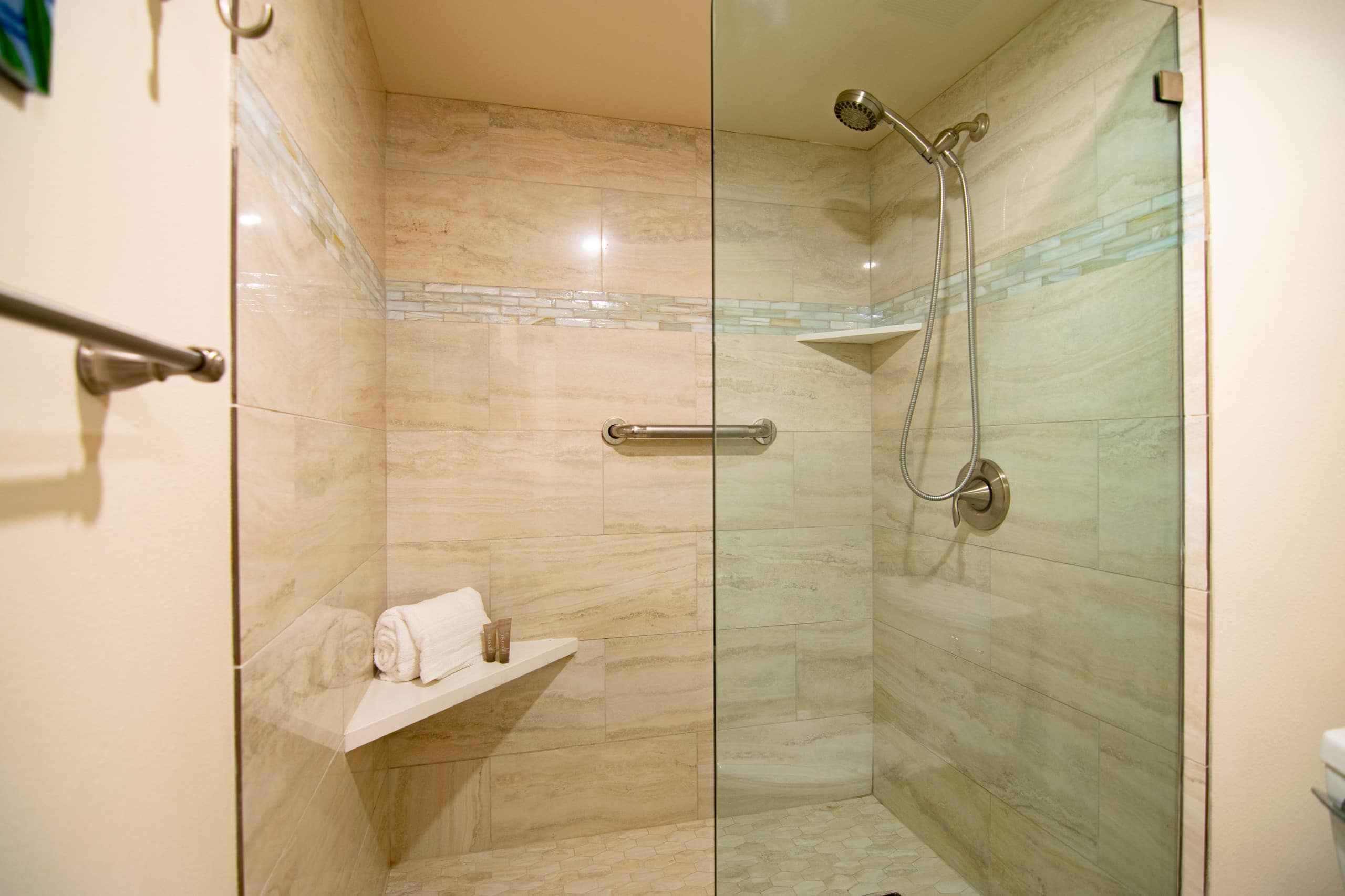 Condo in Kaanapali · ★4.91 · 2 bedrooms · 2 beds · 2 baths - Image 13