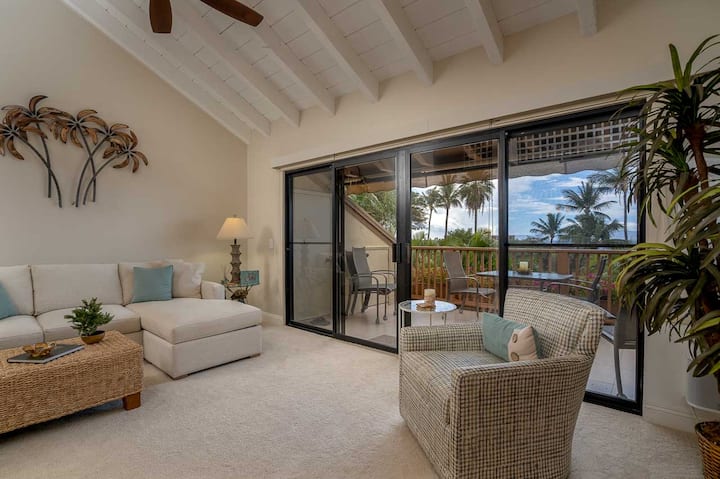 Ocean-view 2br Condo Steps From The Beach - Kilohana Drive, HI