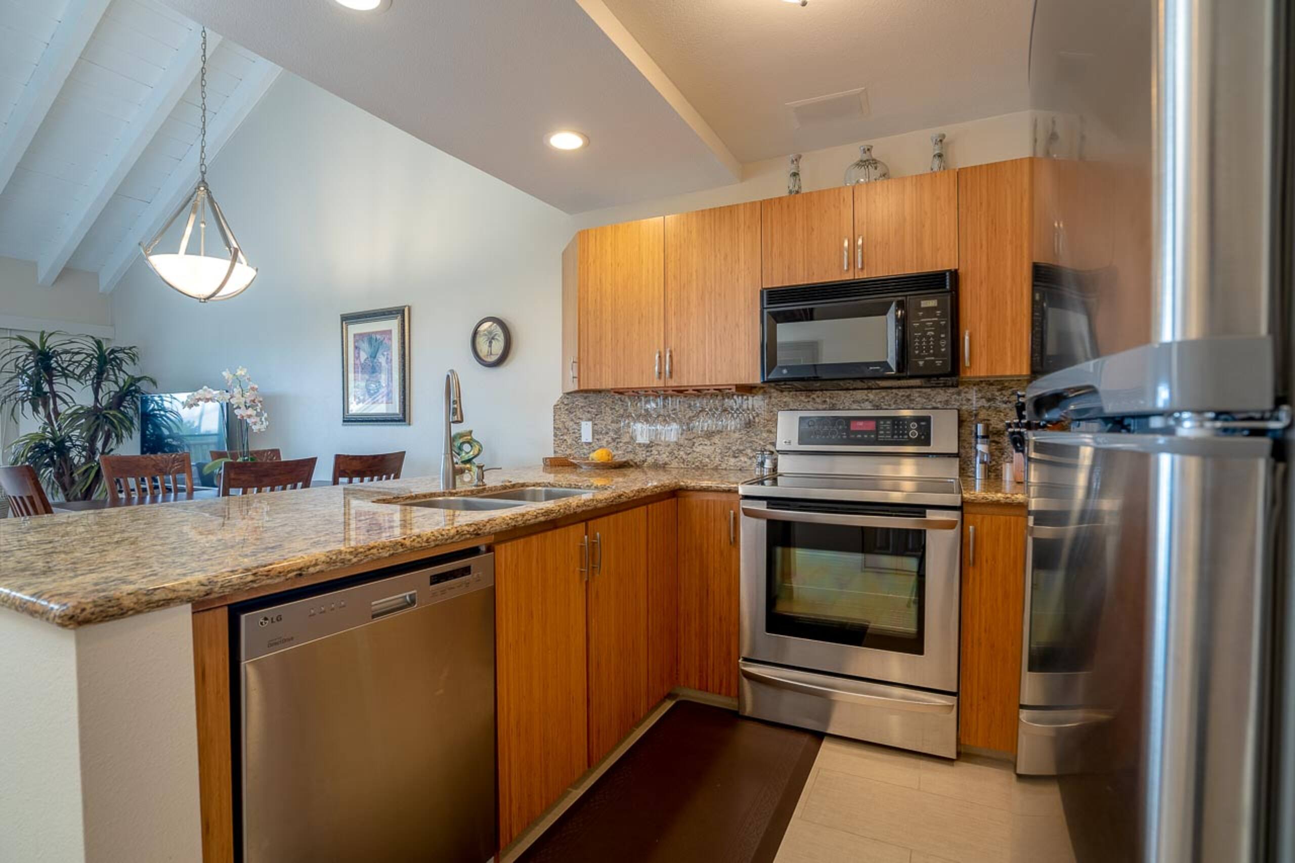 Condo in Kihei · ★4.85 · 2 bedrooms · 3 beds · 2 private baths - Image 12